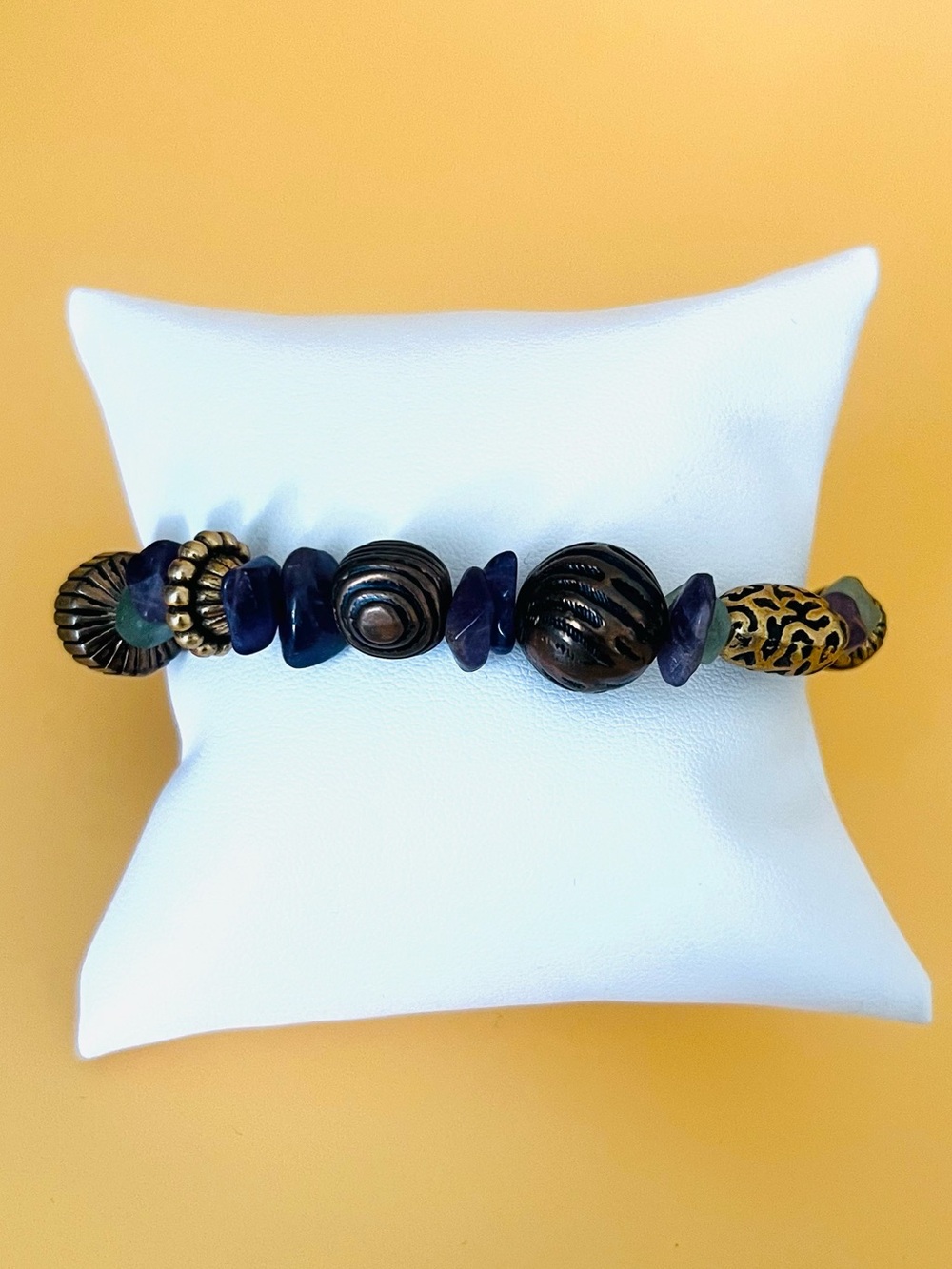 Beaded bracelet stretchy amethyst chips